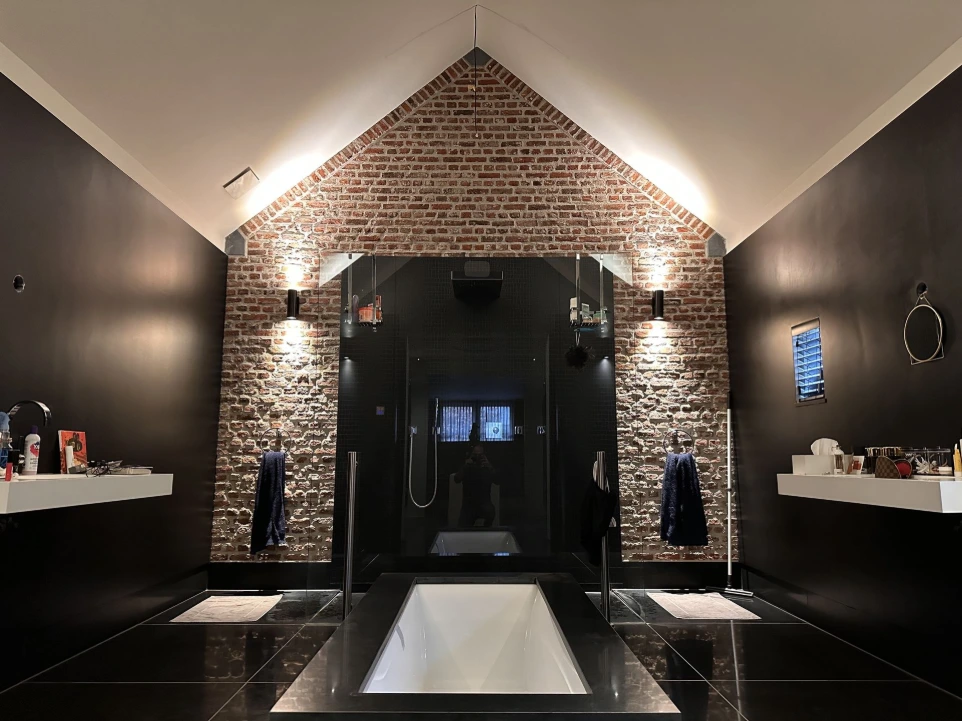 Woning in rhoon